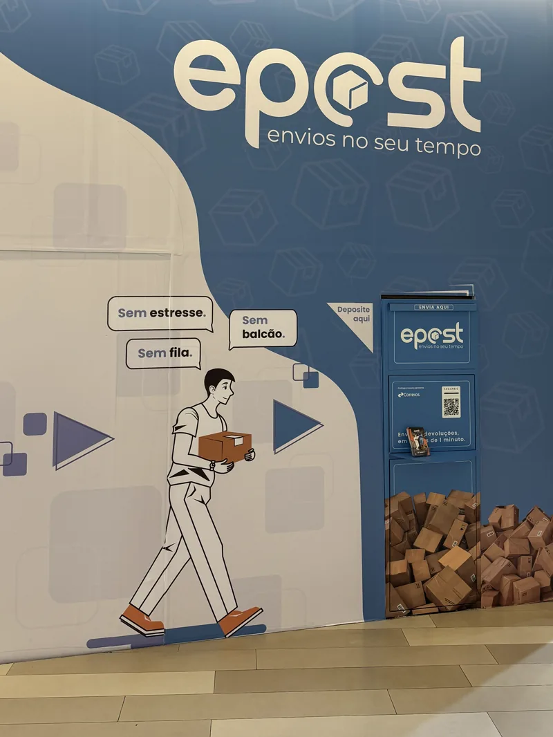 Fachada da Epost no Jockey Plaza Shopping, com o eBox de envios ao lado direito